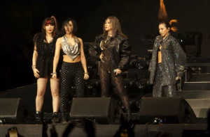 Obati Kerinduan Penggemar, CL Bawa 2NE1 Reuni di Panggung Coachella