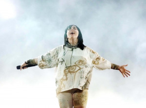Sukses Hibur Penggemar, Billie Eilish Malah Merasa Tak Pantas Tampil di Coachella