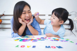 5 Tips Tingkatkan Rasa Percaya Diri pada Anak