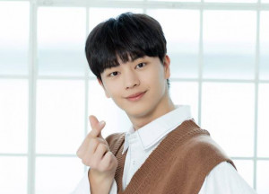 Agensi Bantah Rumor Kencan Sungjae BTOB dengan Seorang Influencer