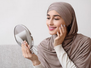 7 Tips  agar Hijab Bebas Bau Seharian