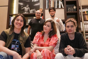 Didampingi Suami dan Ketiga Anaknya, Operasi Maia Estianty Berjalan Lancar