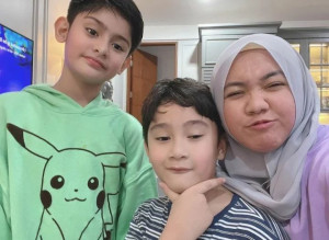 King Faaz Ajak Rafathar Salat dan Ajarkan Wudu, Nagita Slavina: Masya Allah