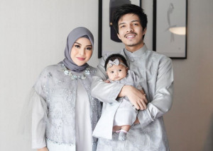 Tampil Anggun dan Modis, 5 OOTD Artis Hijab Lebaran 2022