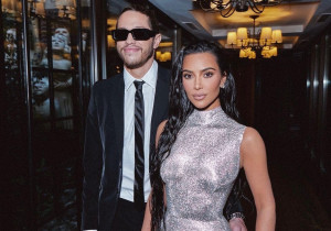 Kim Kardashian Gandeng Pete Davidson Debut Karpet Merah di Gedung Putih