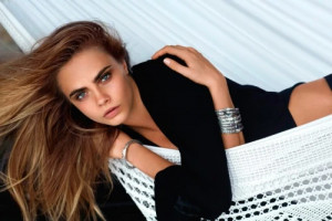 Hadir Met Gala 2022, Penampilan Cara Delevingne Jadi Sorotan
