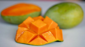 Termasuk Buah Beracun? 5 Fakta Menarik Mangga