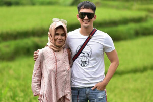 Berjuang Lawan Kanker, Ibunda Kiki Farrel Meninggal Dunia