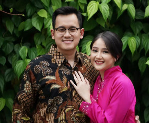 Resmi Dilamar, Jessica Anastasya Pemeran “Si Eneng” Tampil Anggun dalam Balutan kebaya