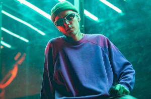 Justin Bieber Ajak Penggemar Beri Penghormatan Terakhir Korban Penembakan di New York