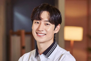 Lee Je Hoon “Taxi Driver” Dirumorkan Akan Menikah, Agensi Tempuh Jalur Hukum