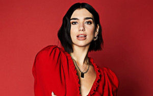 Dua Lipa Dikabarkan Akan Bintangi Film "Barbie", Adu Akting dengan Margot Robbie