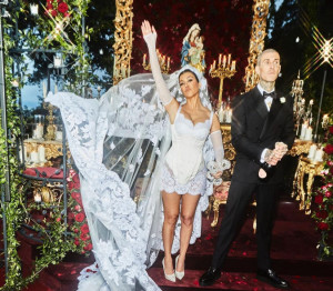 Kourtney Kardashian dan Travis Barker Kembali Gelar Pesta Pernikahan di Italia