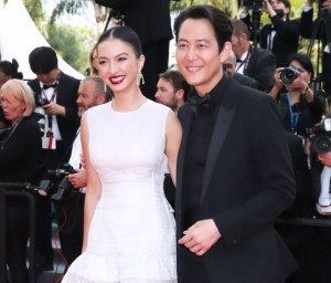 Raline Shah Foto Bareng Aktor Lee Jung Jae di Festival Film Cannes 2022