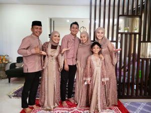 Syukuran Rumah Baru Sang Adik, Ayu Ting Ting Umumkan Akan Berangkat Umrah