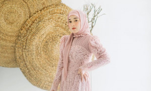 Tunaikan Ibadah Umrah, Ririe Fairus Didoakan Warganet Segera Dapat Jodoh