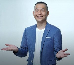 Ernest Prakasa Jadi Sorotan Warganet Usai Komentari Balapan Formula E