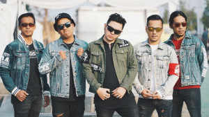 Langgar Kode Etik, Richie Setiawan Dipecat dari Grup Five Minutes