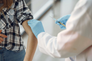 Orang dengan Komorbid dan Belum Vaksin Berpotensi Alami Risiko Berat Varian XXB