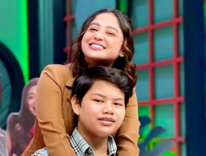 Sang Anak Lulus SMP, Dewi Perssik: Perjalanan Masih Panjang