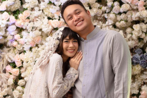 Gilang Dirga dan Adiezty Fersa Perlihatkan Wajah Anak untuk Pertama Kali