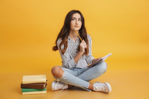 Banyak Mikir, 6 Zodiak Ini Pilih-pilih Perihal Belanja