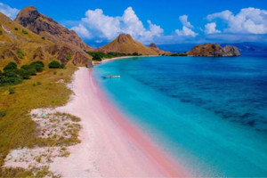 Ingrin Traveling ke Flores? Ini 5 Tempat Wisata yang Wajib Kamu Kunjungi