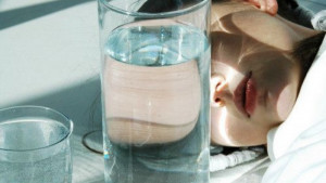 Hati-Hati! Bahaya Terlalu Banyak Minum Air Putih