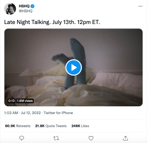 Teaser Sudah Keluar, Harry Styles Akan Rilis Video Klip "Late Night Talking"