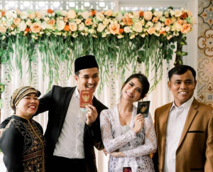 Jelang Ulang Tahun Gala Sky, Dewi Zuhriati Unggah Foto Bersama Vanessa Angel