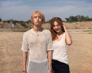 Couple Goals! 5 Inspirasi Pose Foto ala HyunA dan Dawn