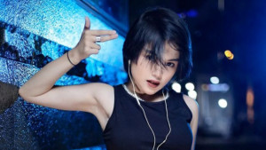 Kesulitan Berjalan, Jeje Mengamuk pada Kerumunan