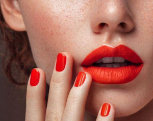 Punya Kulit Sawo Matang, Ini 7 Rekomendasi Warna Lipstik Buat Kamu