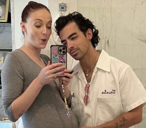 Pasangan Joe Jonas dan Sophie Turner Resmi Dikaruniai Anak Kedua