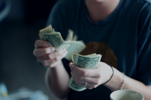 Hemat! 5 Tips Atur Keuangan Saat Pacaran