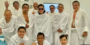 Bagikan Momen Saat Pergi Haji, Bebi Romeo: Satu Maktab Satu Tenda Sama Orang-orang Hebat