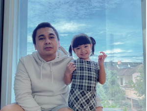 Cari Hantu yang Makan Rambutnya, Alea: Aku Fotoin Dulu Deh