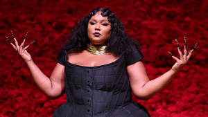 Kerja Sama Dengan Produser Ternama, Lizzo Rilis Album "Special"