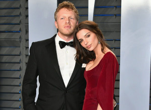 Emily Ratajkowski Berencana Gugat Cerai Sang Suami, Sebastian Bear-McClard
