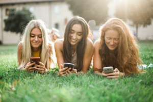 Keep In Private, 7 Hal yang Sebaiknya Tidak Kamu Posting di Medsos
