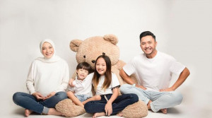 Unik dan Menarik! 7 Potret Maternity Shoot Artis Indonesia