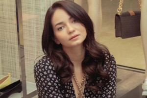 Nikmati Masa Lajang, Enzy Storia: Aku Malah Bersyukur Banget