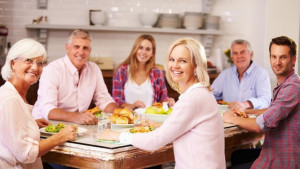 Tak Perlu Panik! 5 Tips Atasi Grogi Bertemu dengan Calon Mertua