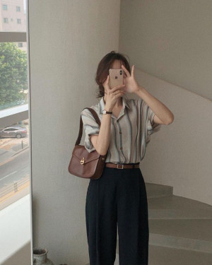 Beri Kesan Tubuh Tinggi, Intip Gaya OOTD Korean Celana Highwaist