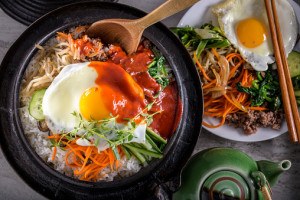 Gak Cuma Ramyeon! 5 Makanan Populer Korea ini Wajib Kamu Coba