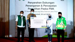 Dukung Pemulihan Pasca PMK, Nestlé Indonesia Serahkan Bantuan untuk Mitra