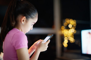 Orang Tua Wajib Tau! Ini Tanda Anak Kecanduan Gadget dan Penanganannya