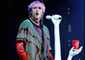 Machine Gun Kelly Akui Terima Pelecehan dari Penggemar Pria saat Konser