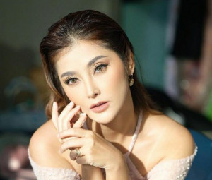 Sempat Trending di Google Indonesia, Yuk Intip Profil Eva Anindita