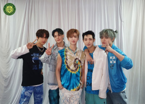 Seperti Mudik, Ini Boyband Korea yang Sering Mengunjungi Indonesia